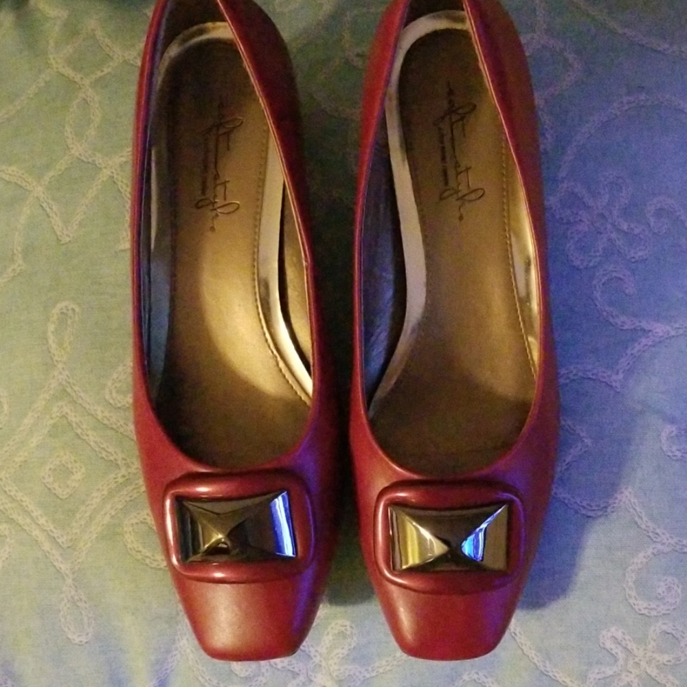Soft Styles by Hush Puppy Shoes